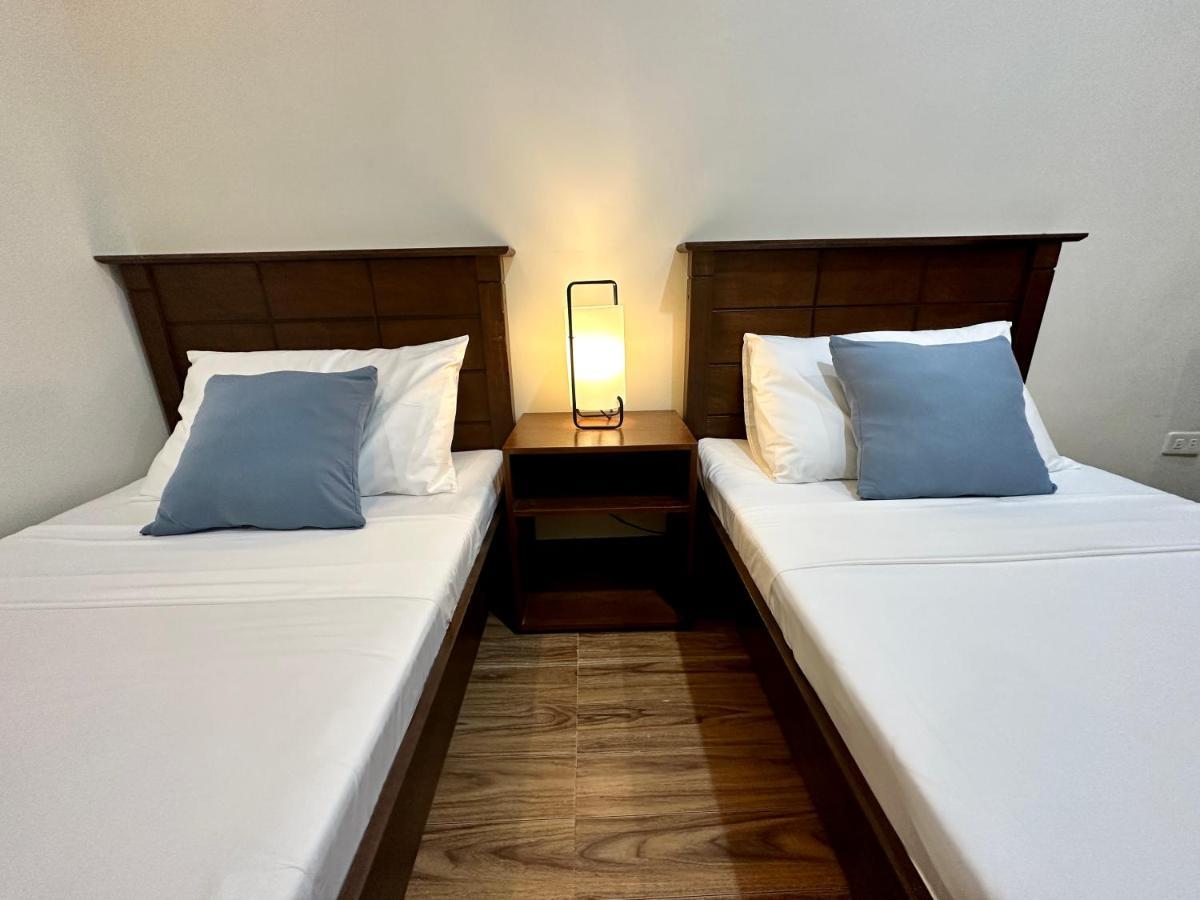 Harbour Bliss Hotel Coron Exterior photo