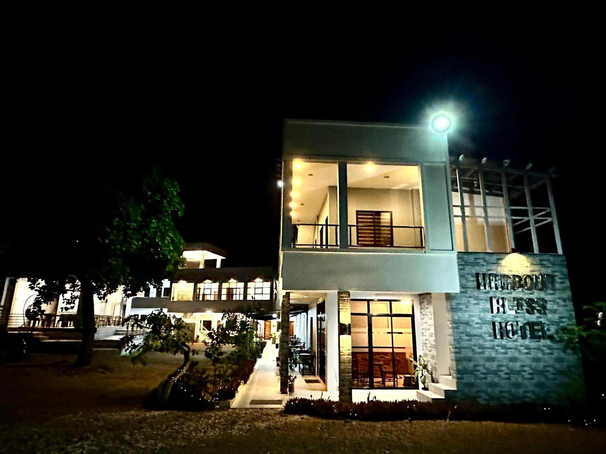 Harbour Bliss Hotel Coron Exterior photo