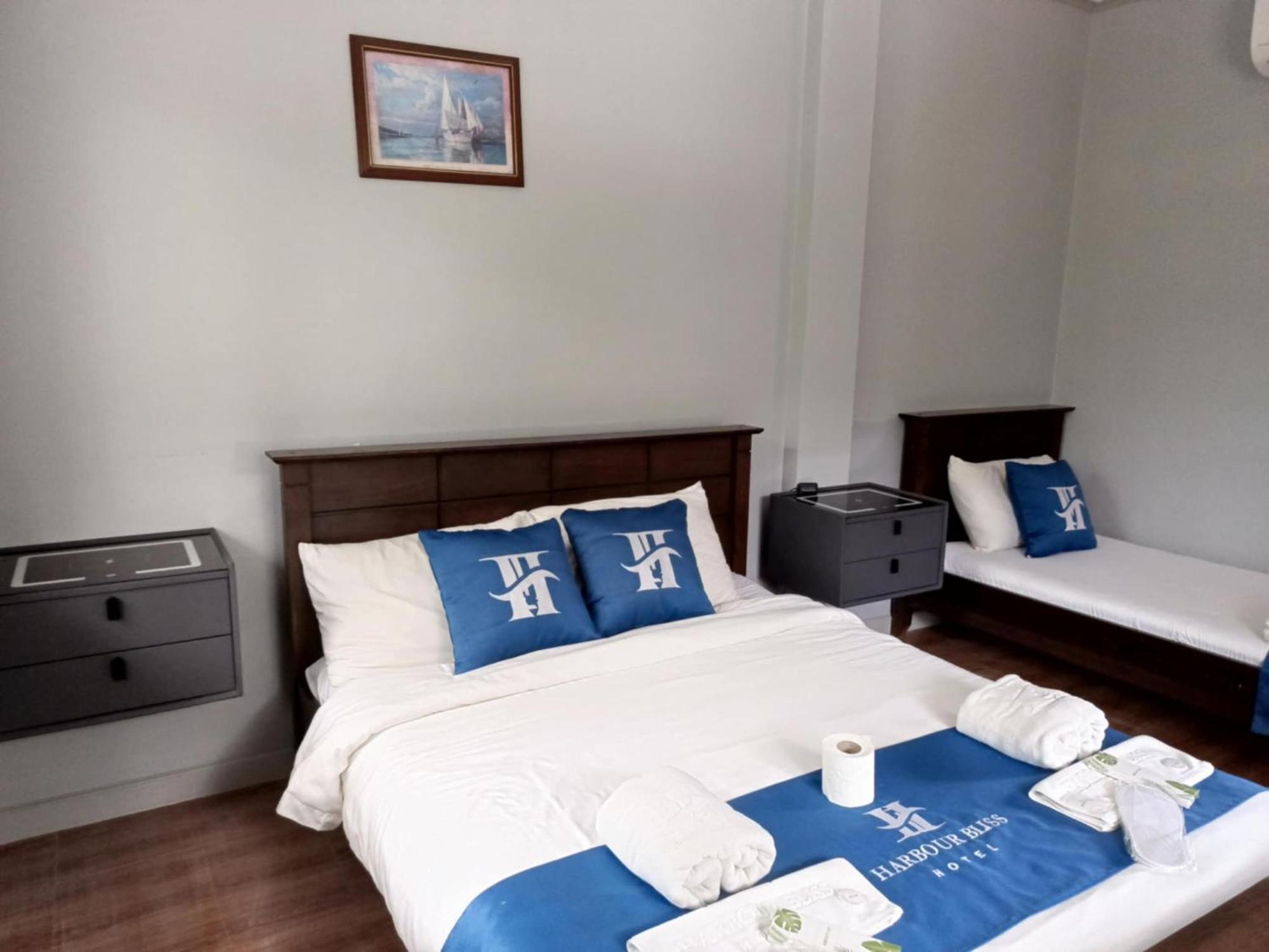 Harbour Bliss Hotel Coron Exterior photo